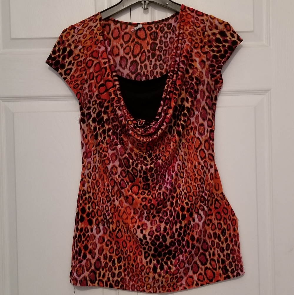 Discreet Animal Print top